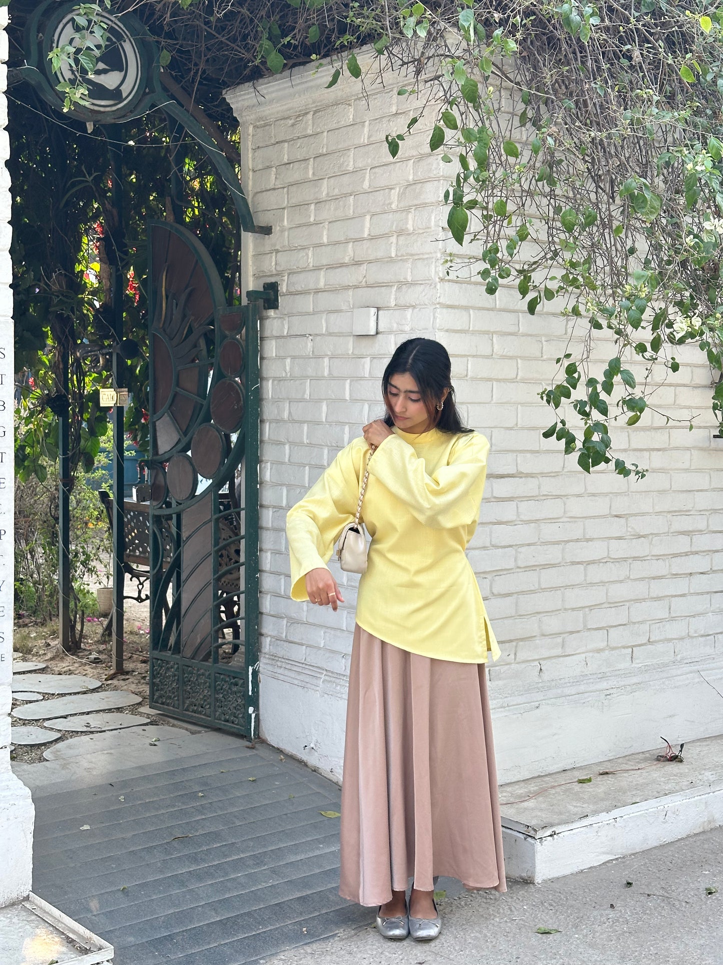 Relaxed Linen Top — Yellow